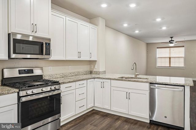 98 KING ST, Bensalem, PA 19020