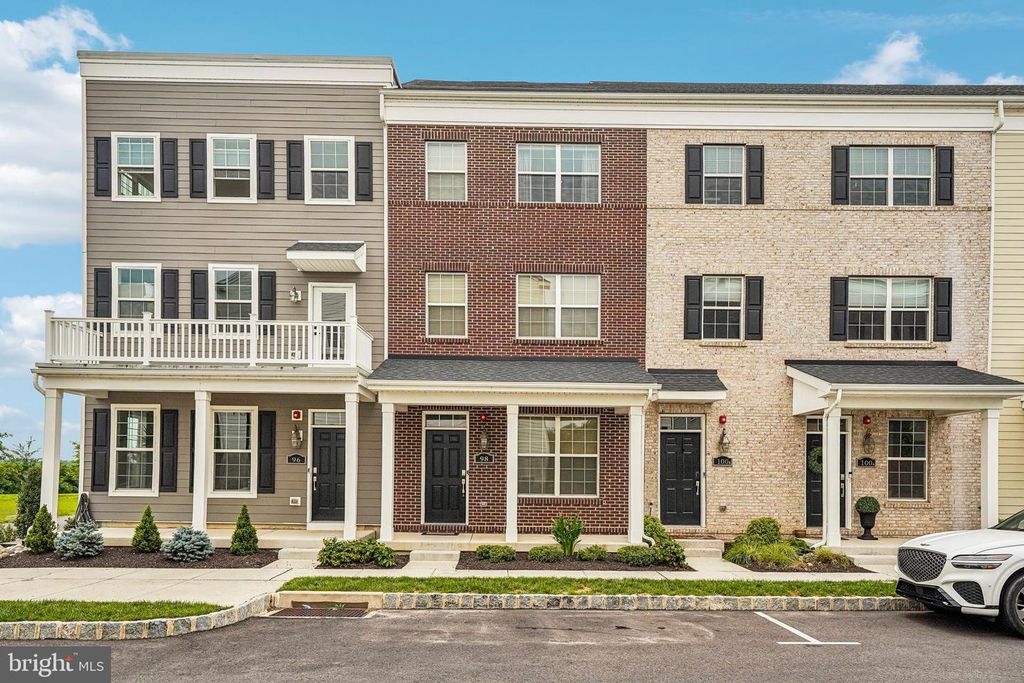 98 KING ST, Bensalem, PA 19020