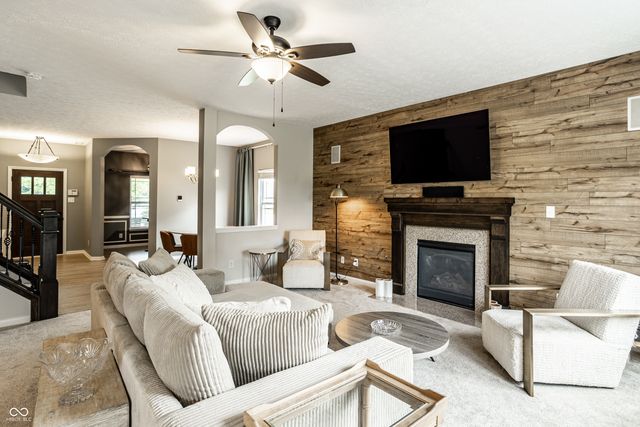 7675 Winding Lake Drive S, Noblesville, IN 46062