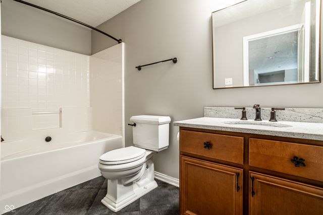 7675 Winding Lake Drive S, Noblesville, IN 46062