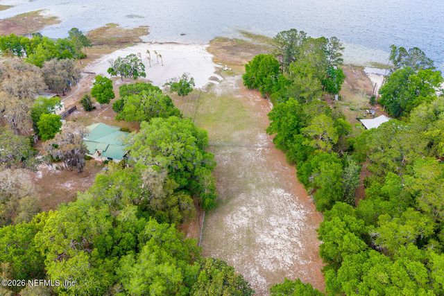 102 SWANS NEST Circle, Melrose, FL 32666