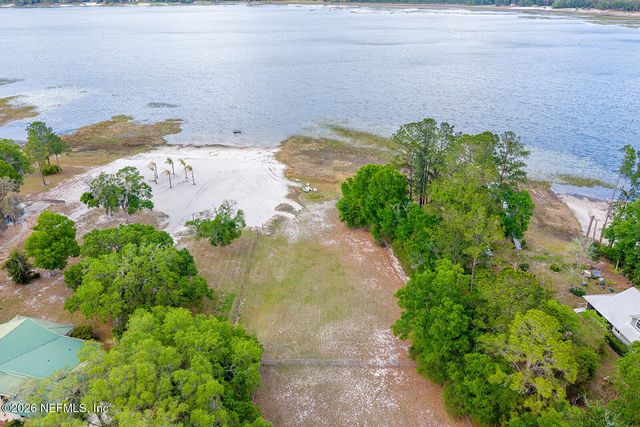 102 SWANS NEST Circle, Melrose, FL 32666