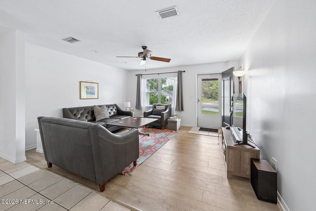 102 SWANS NEST Circle, Melrose, FL 32666