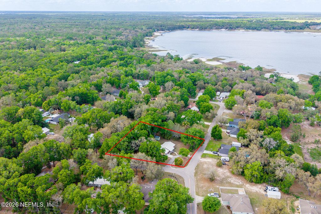 102 SWANS NEST Circle, Melrose, FL 32666