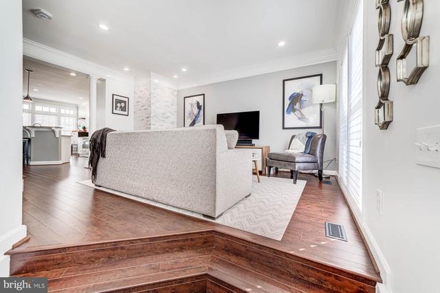 947 HARRISON CIR, Alexandria, VA 22304