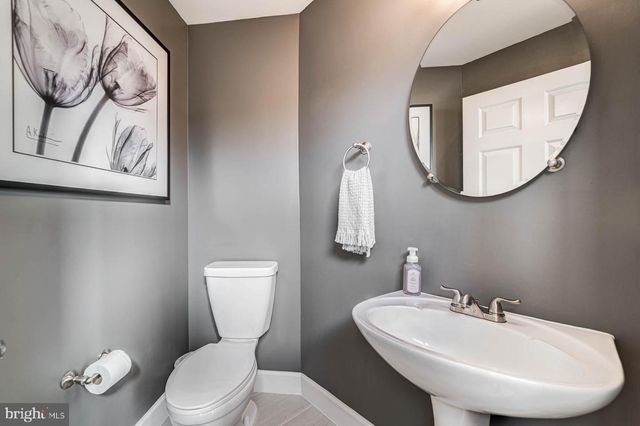 947 HARRISON CIR, Alexandria, VA 22304