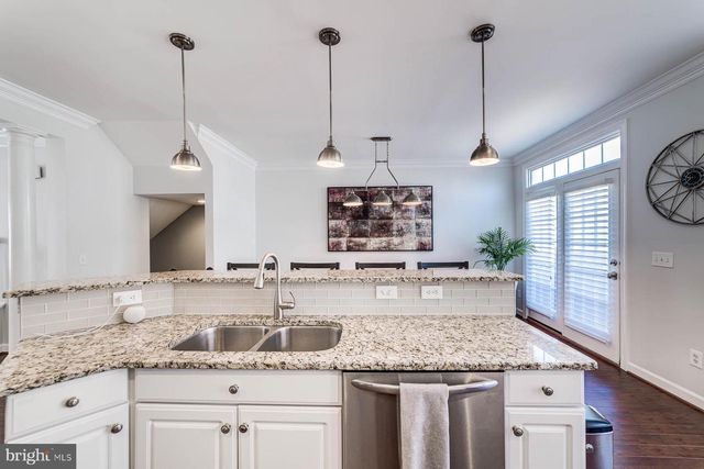 947 HARRISON CIR, Alexandria, VA 22304