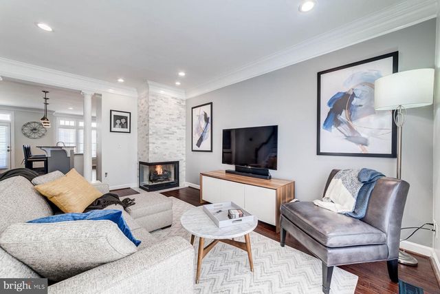 947 HARRISON CIR, Alexandria, VA 22304