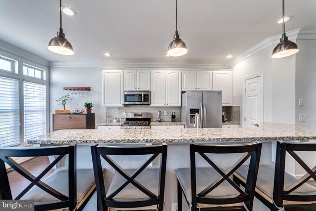 947 HARRISON CIR, Alexandria, VA 22304