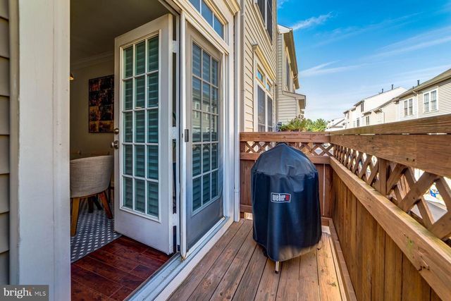 947 HARRISON CIR, Alexandria, VA 22304