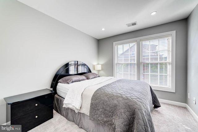 947 HARRISON CIR, Alexandria, VA 22304