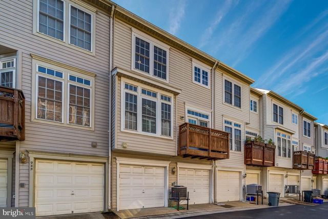 947 HARRISON CIR, Alexandria, VA 22304