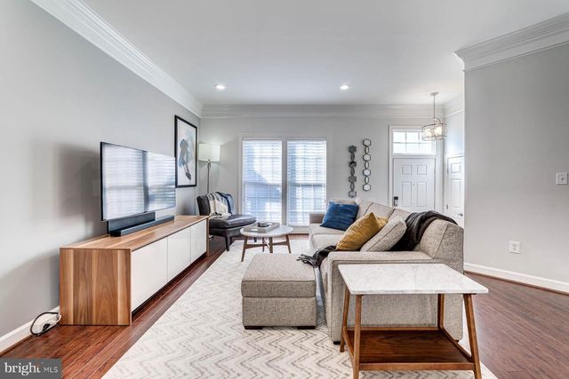 947 HARRISON CIR, Alexandria, VA 22304