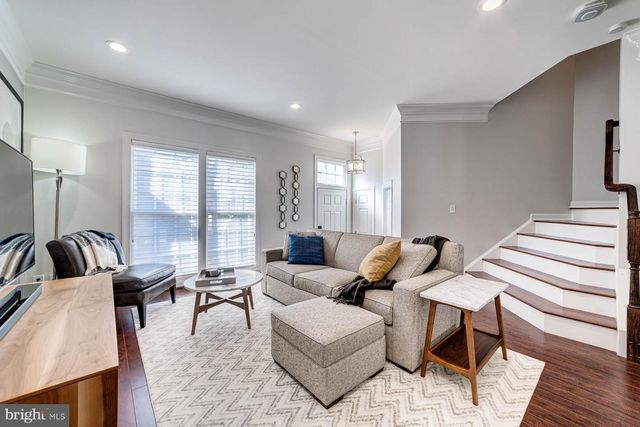 947 HARRISON CIR, Alexandria, VA 22304