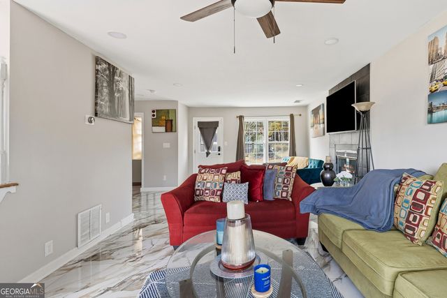 15 OAK HILL Court, Mcdonough, GA 30253