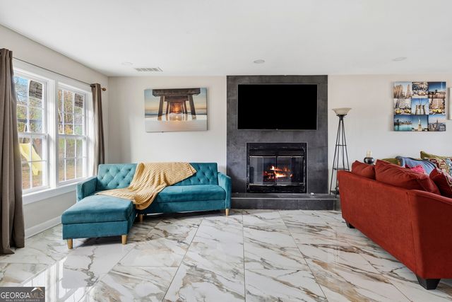 15 OAK HILL Court, Mcdonough, GA 30253