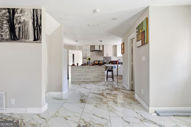 15 OAK HILL Court, Mcdonough, GA 30253