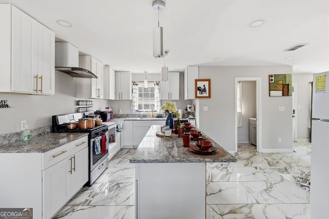 15 OAK HILL Court, Mcdonough, GA 30253