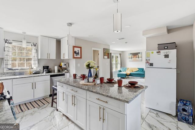 15 OAK HILL Court, Mcdonough, GA 30253