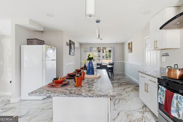 15 OAK HILL Court, Mcdonough, GA 30253