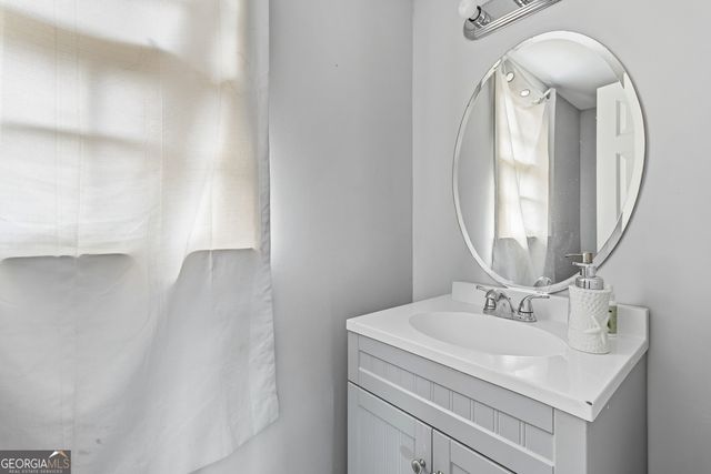 15 OAK HILL Court, Mcdonough, GA 30253