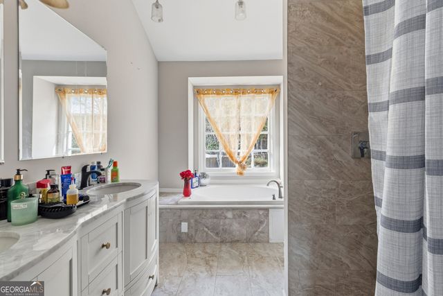 15 OAK HILL Court, Mcdonough, GA 30253