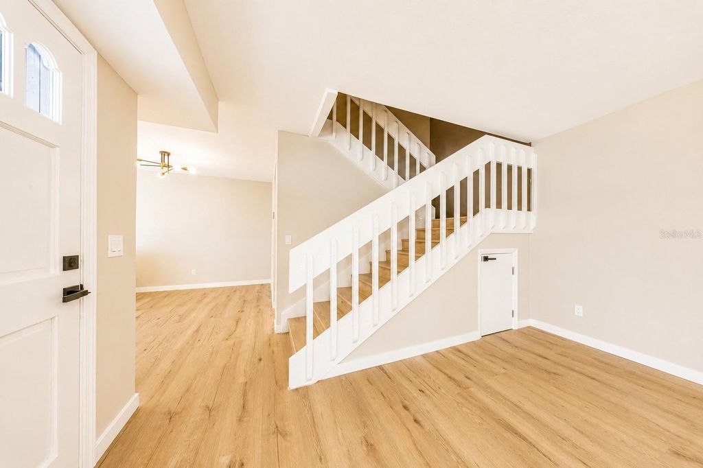 Image 6 of property listing at 4030 SHANNON BROWN DRIVE, Orlando, FL 32808
