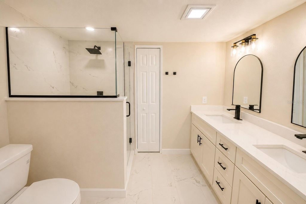 Image 9 of property listing at 4030 SHANNON BROWN DRIVE, Orlando, FL 32808