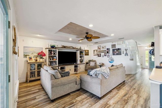 7121 Wells Ave, Navarre, FL 32566