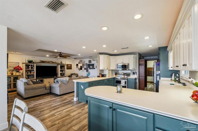 7121 Wells Ave, Navarre, FL 32566