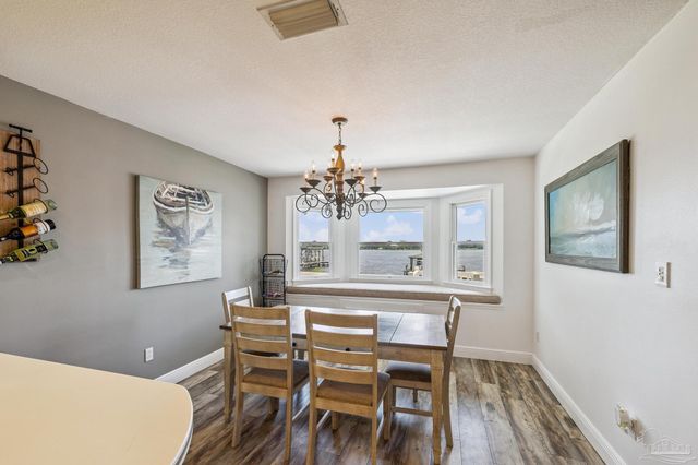 7121 Wells Ave, Navarre, FL 32566