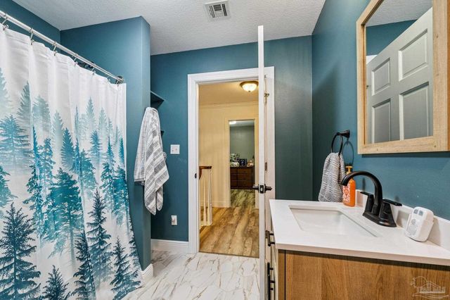 7121 Wells Ave, Navarre, FL 32566