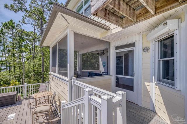 7121 Wells Ave, Navarre, FL 32566