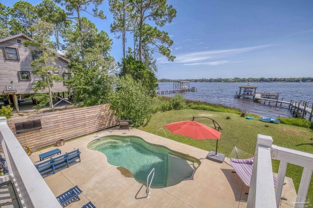 7121 Wells Ave, Navarre, FL 32566