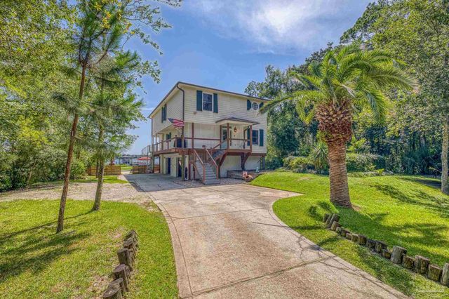 7121 Wells Ave, Navarre, FL 32566