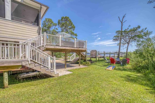 7121 Wells Ave, Navarre, FL 32566