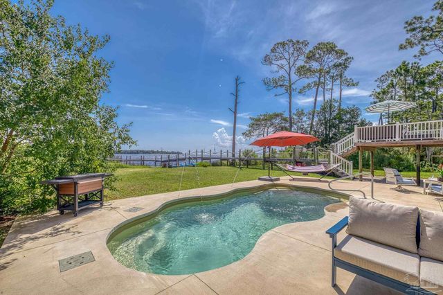 7121 Wells Ave, Navarre, FL 32566