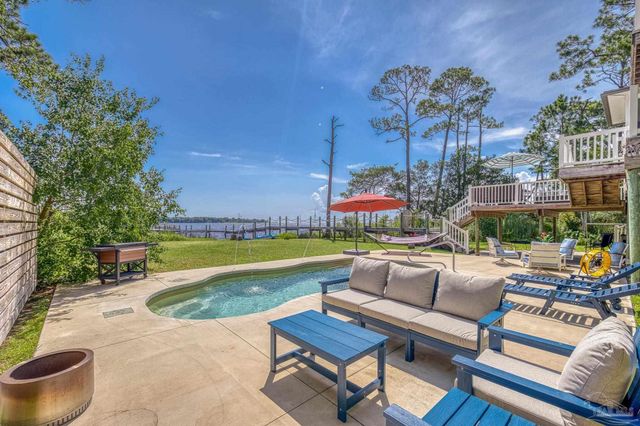 7121 Wells Ave, Navarre, FL 32566