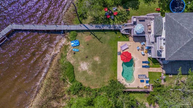 7121 Wells Ave, Navarre, FL 32566