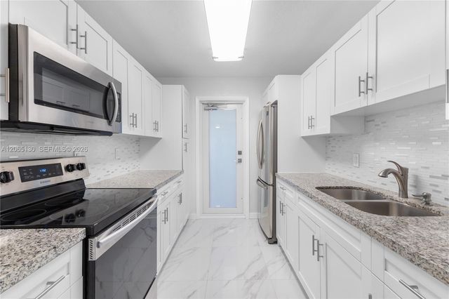 1030 9th Street 204, Miami Beach, FL 33139