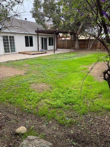 1429 Pintail Circle, Los Banos, CA 93635