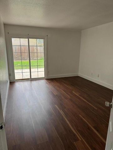 1429 Pintail Circle, Los Banos, CA 93635