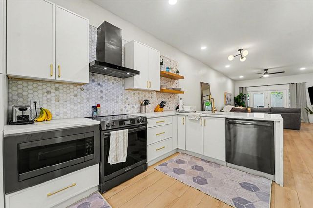 2511 W TEXAS AVENUE B, Tampa, FL 33629