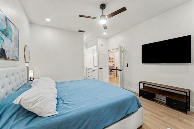 2511 W TEXAS AVENUE B, Tampa, FL 33629