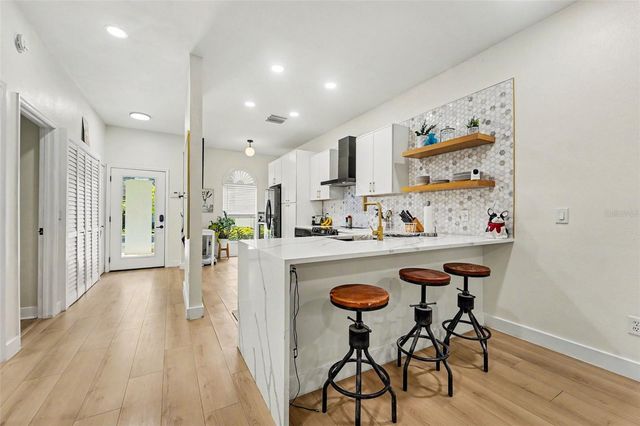 2511 W TEXAS AVENUE B, Tampa, FL 33629