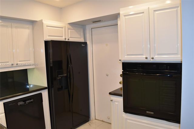 1881 Middle River Dr 402, Fort Lauderdale, FL 33305