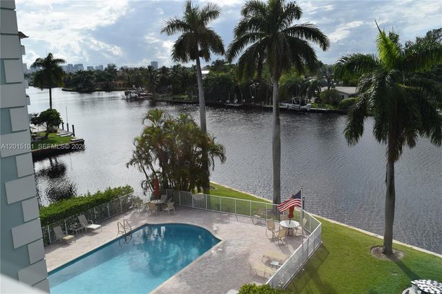1881 Middle River Dr 402, Fort Lauderdale, FL 33305