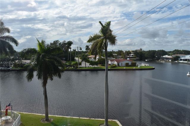 1881 Middle River Dr 402, Fort Lauderdale, FL 33305