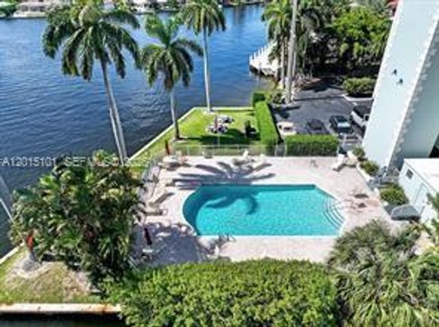 1881 Middle River Dr 402, Fort Lauderdale, FL 33305