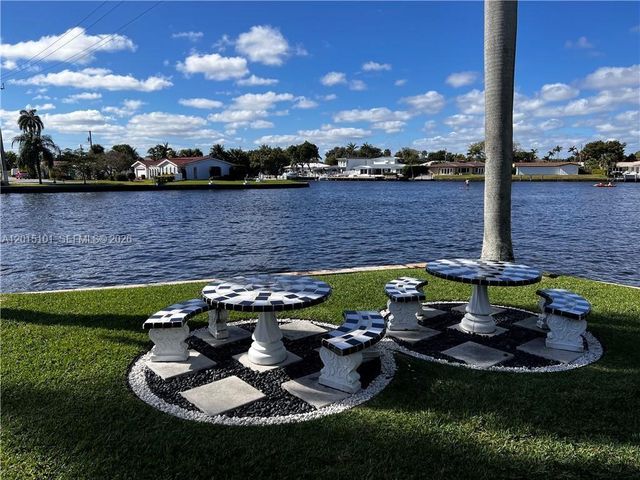 1881 Middle River Dr 402, Fort Lauderdale, FL 33305